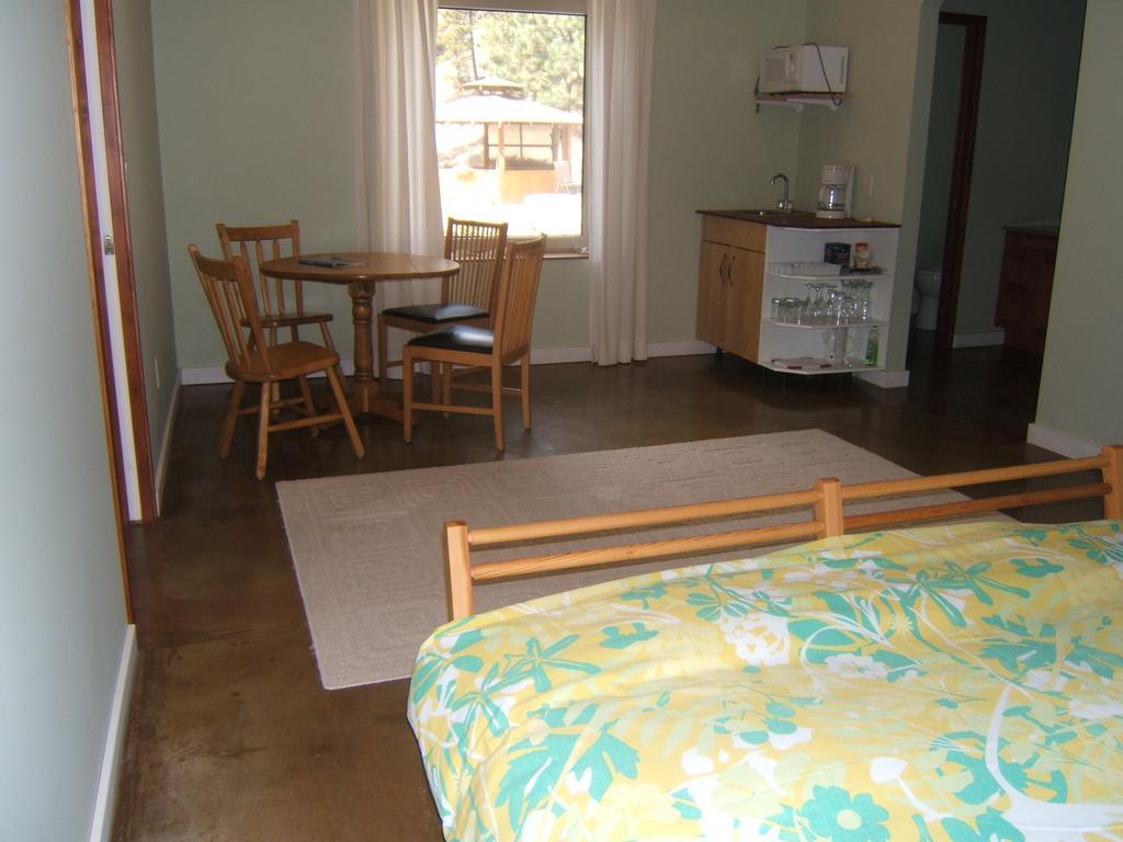 Baergnaescht B&B Osoyoos Ngoại thất bức ảnh